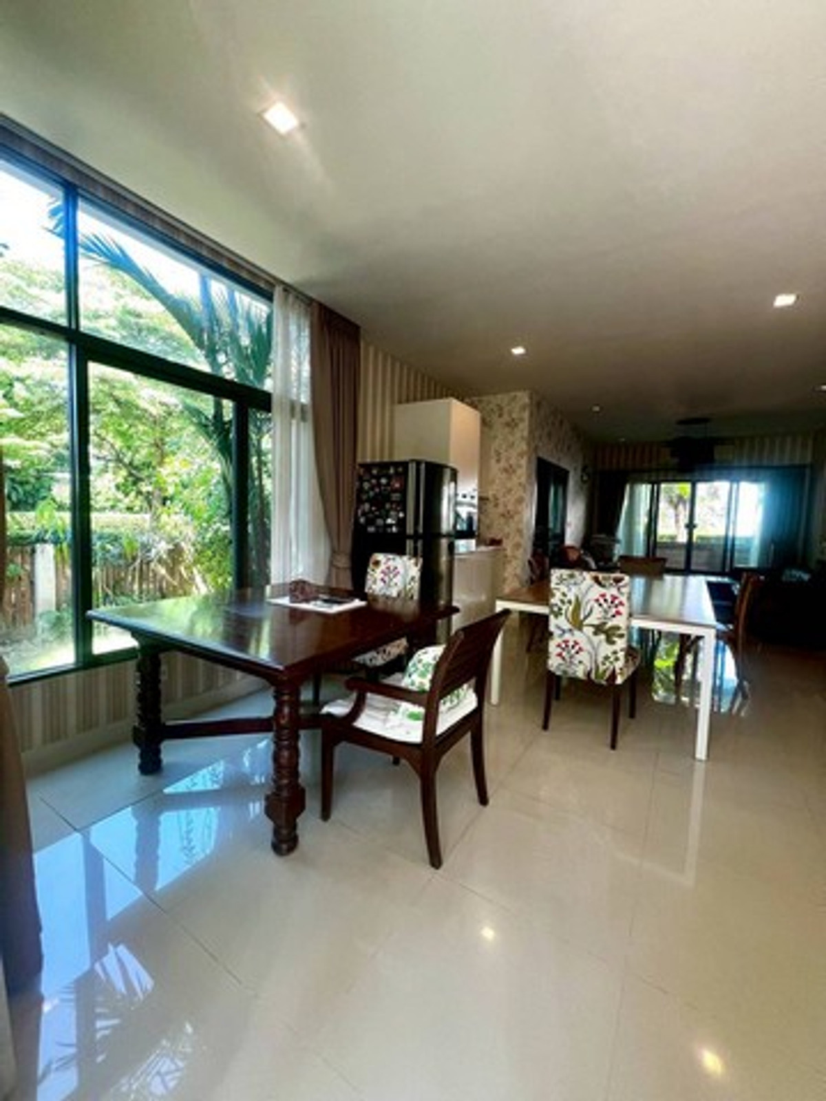 ขายบ้านพัฒนาการ ศรีนครินทร์ : ขายบ้านเดี่ยว หลังมุม พื้นที่ใหญ่79 ตารางวา 4ห้องนอน +ห้องแม่บ้านแบบแยก พร้อมสวนสวยมีพื้นที่สีเขียว สำหรับมุมพักผ่อน