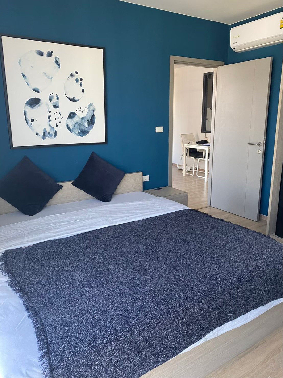 คอนโดพระราม 9 เพชรบุรีตัดใหม่ RCA : 🔥🔥 2 ห้องนอน🔥🔥 เช่าด่วน! The Base Garden Rama 9ห้องกว้าง ☀️☀️บิ้วอินเฟอร์ครบ ใกล้ ARL รามคำแหง!!!