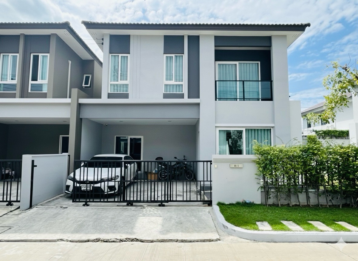 For SaleHouseSamut Prakan,Samrong : Preno house for sale Sukhumvit-Theparak (Soi Jongsiri) has one house for sale, next to the main road in front of the project, near the guardhouse, new house, 2 years old.