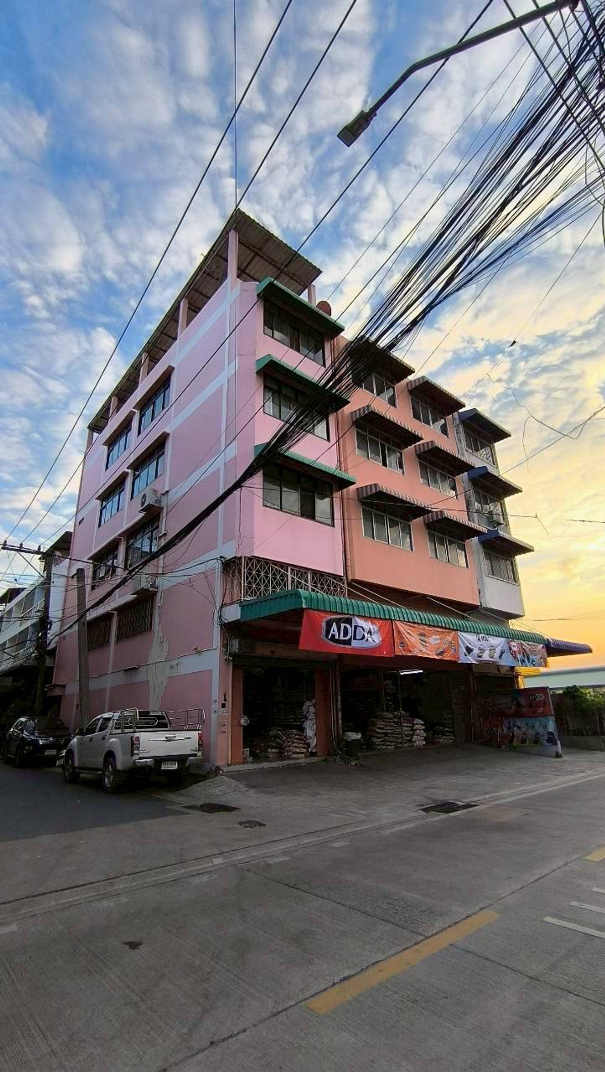For SaleShop HouseEakachai, Bang Bon : Commercial building for sale, 4 floors, 3 units next to each other, Soi Kamnan Maen 13, good location, next to the entrance behind Big C Kanlapaphruek, near Kanlapapruek Road, Bang Bon District, Bangkok. Building in good condition, good location, suitable