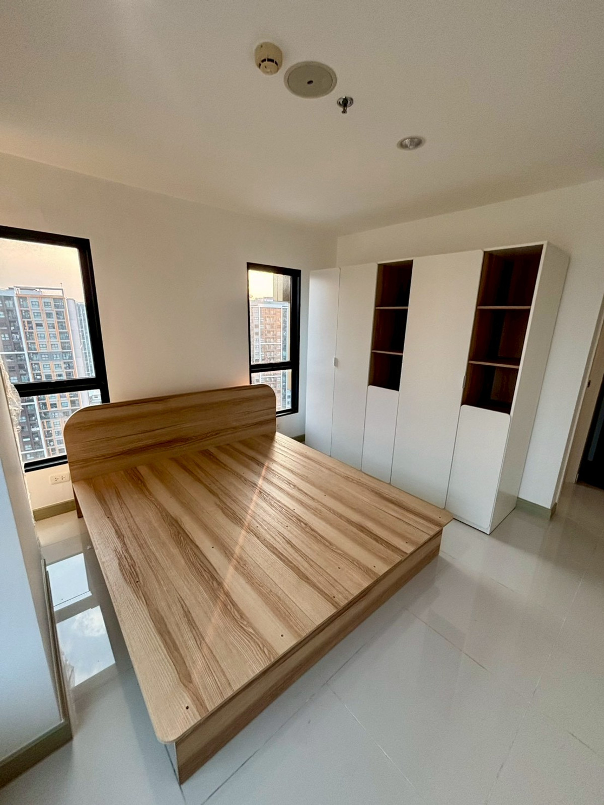 For SaleCondoPinklao, Charansanitwong : Condo for sale Thana Astoria, 23rd floor, 1 bedroom, size 34 sq m, next to MRT Bang Yi Khan, near Siriraj Hospital, Vachira Hospital, Thammasat University Tha Phrachan, Silpakorn University.