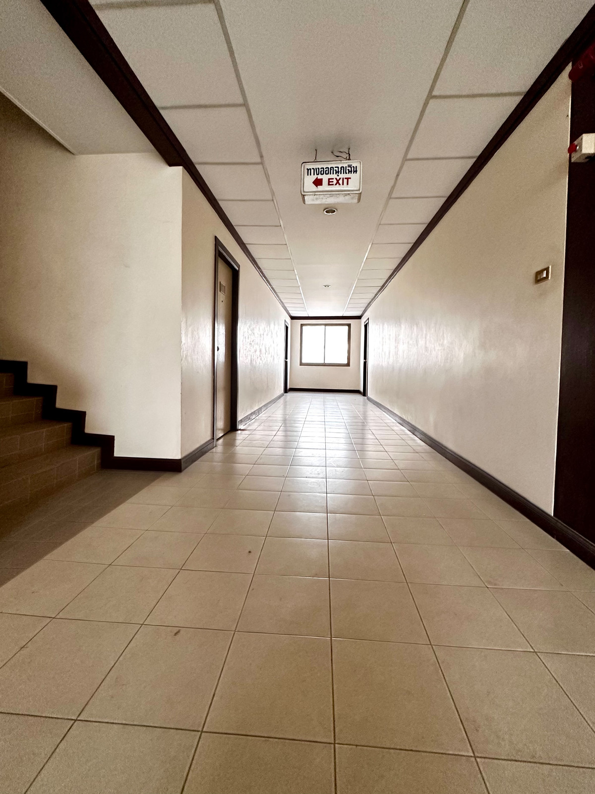 For SaleHotel&Apartment BusinessNakhon Si Thammarat : 🏨 Urgent sale! Prime location hotel In the center of Thung Song Market, Thung Song District, Nakhon Si Thammarat Province.