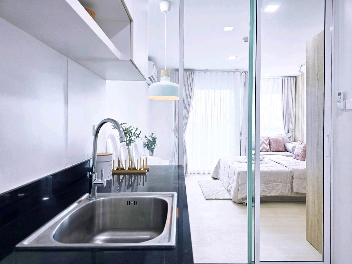 ให้เช่าคอนโดเลียบทางด่วนรามอินทรา : (เช่า)​🚀 ทำเลทอง! ติดตลาดนัดเลียบด่วน (รั้วชนกัน) + ใกล้ MRT วัชรพล! คอนโดพร้อมอยู่ ห้องสวยครบ! เดือนละ 7,500 บาท!