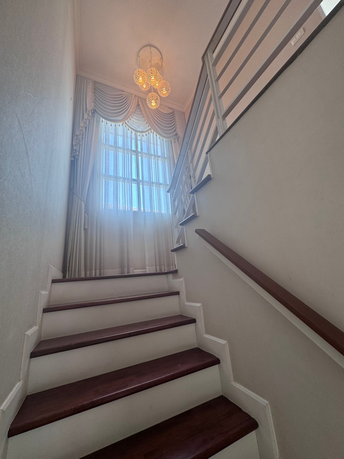 ให้เช่าบ้านพระราม 2 บางขุนเทียน : บ้านเดี่ยว The Grand Rama2 หมุ่บ้านสวย ติดถนนพระราม2 เฟอนิเจ้อครบ พร้อมให้เช่า สอบถามได้ครับ