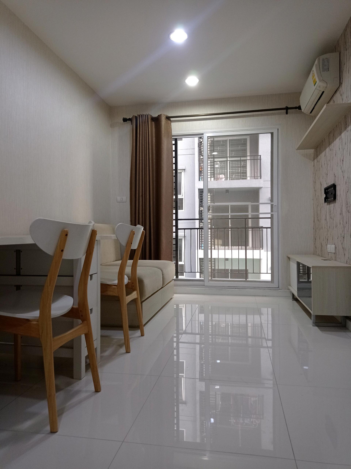 ให้เช่าคอนโดรัตนาธิเบศร์ สนามบินน้ำ พระนั่งเกล้า : 💥เจ้าของปล่อยเช่า VIO แคราย 31 ตรม. 1 นอน ชั้น 4 วิวสระน้ำ💥