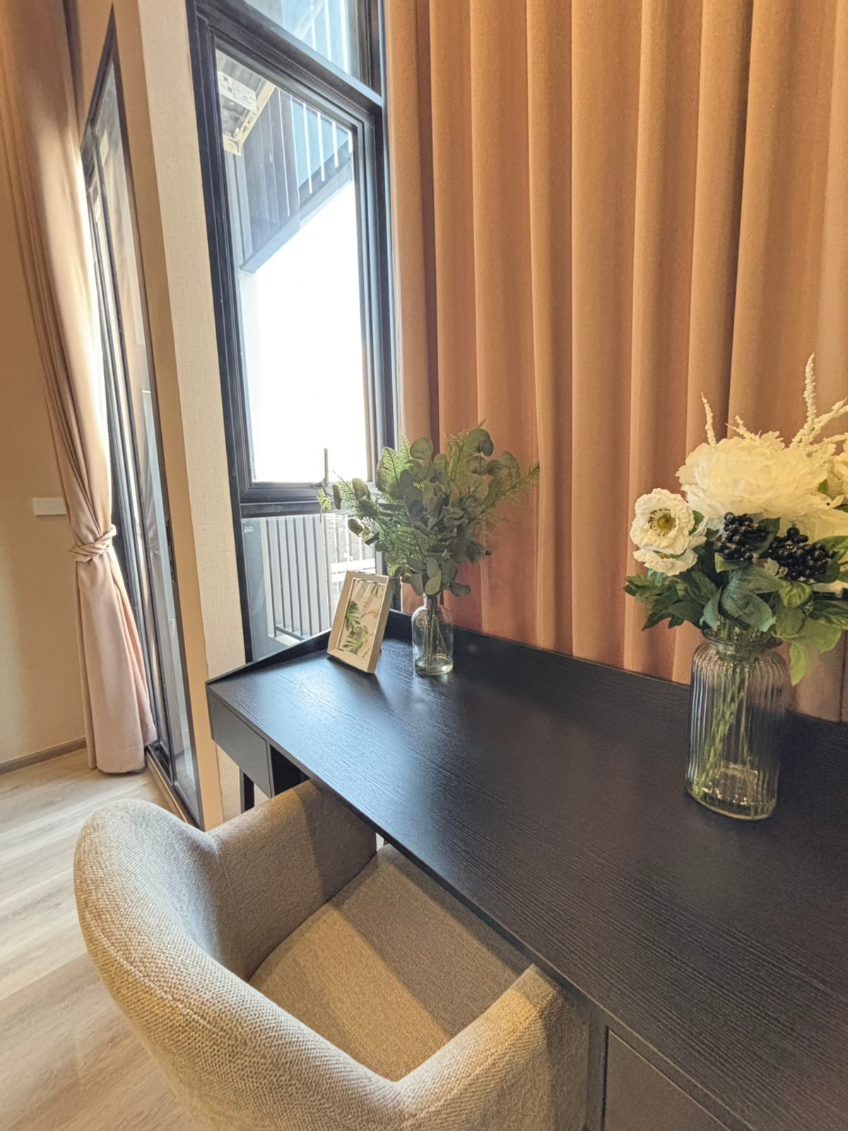 For RentCondoOnnut, Udomsuk : Best Deal! KnightsBridge Space Rama 4 | Corner room, open view | Fully Furnished | Ready to move in