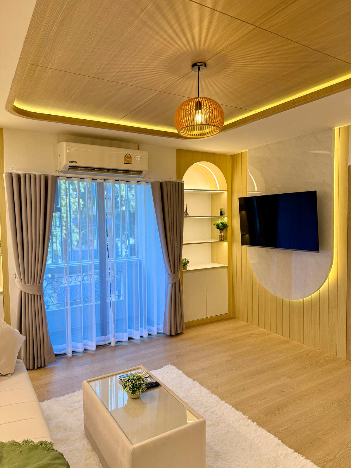 For SaleCondoRamkhamhaeng, Hua Mak : 2 bedroom condo, decorated and ready to move in.