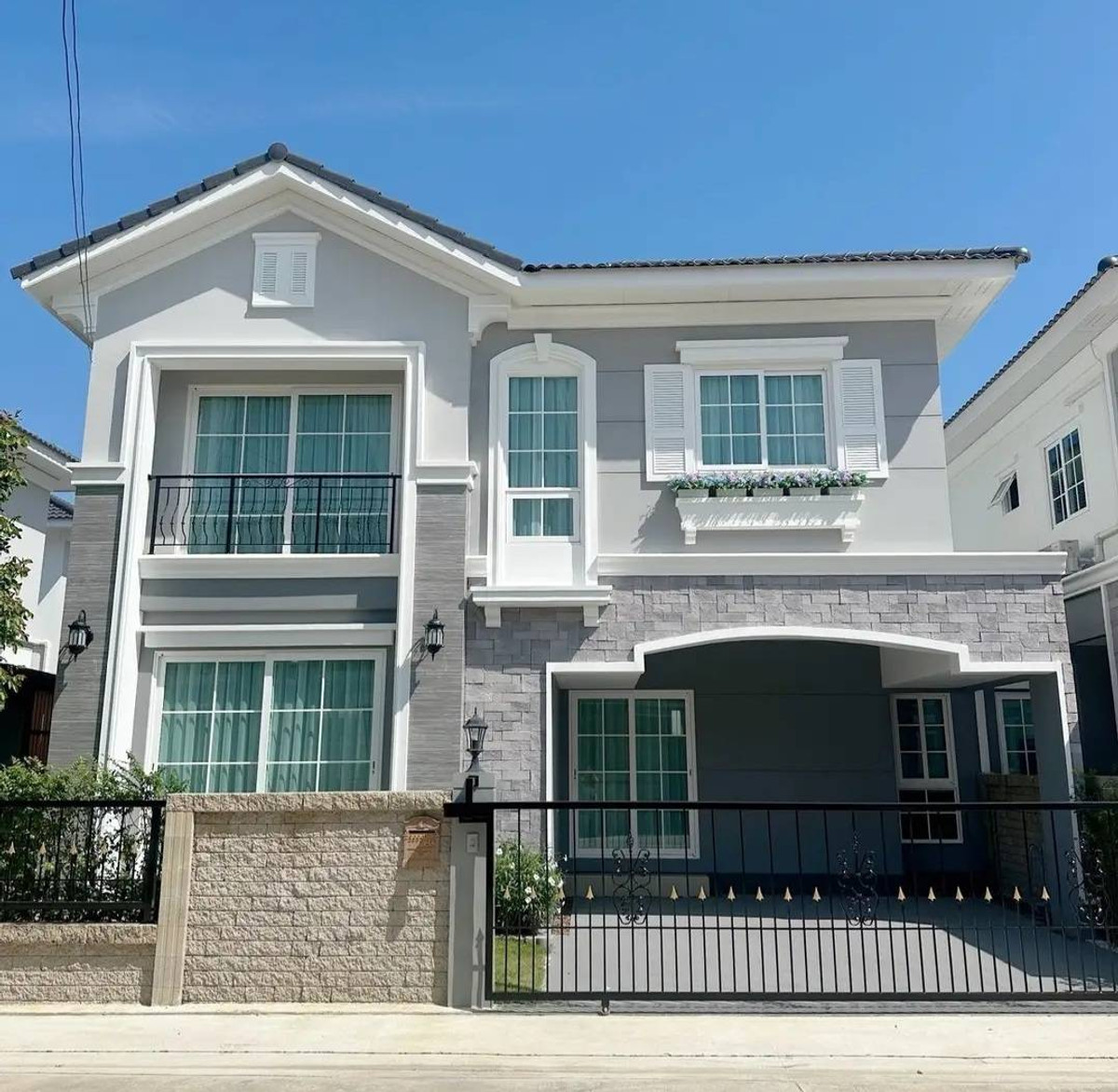 For RentSamut Prakan,Samrong : Brand new house for rent! Golden Neo Sukhumvit-La Salle (Sukhumvit 113) 4 bedrooms, potential location near BTS.