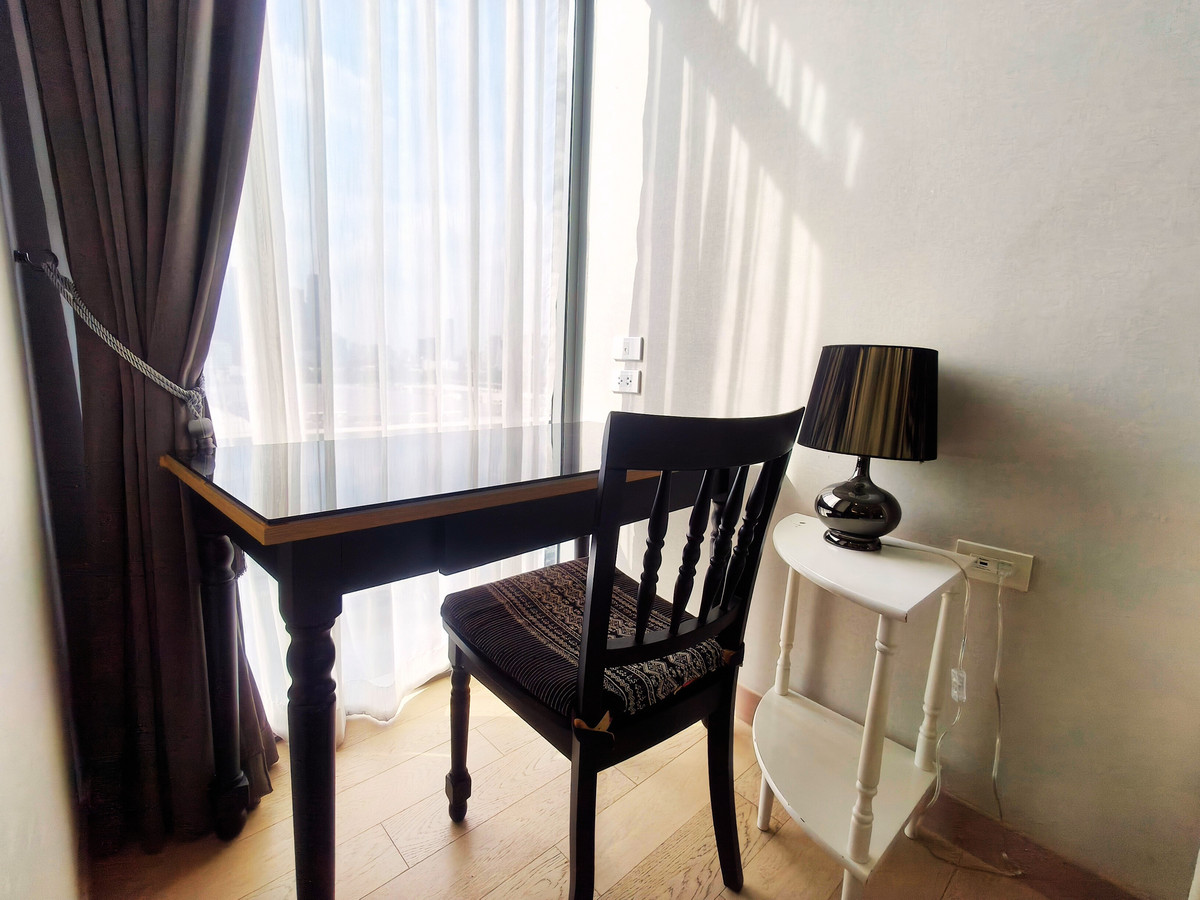 ให้เช่าคอนโดคลองเตย กล้วยน้ำไท : 🔥 [FOR RENT] ใช้ชีวิตติด MRT และสวนป่าใจกลางเมือง! Siamese Exclusive Queens 🌳🏙️