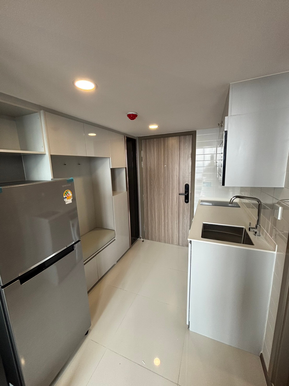 For RentCondoOnnut, Udomsuk : For rent: KnightsBridge Space Sukhumvit-Rama 4 | Ceiling height 4.2 m. | Beautiful room, fully furnished | Near MRT Convention Center