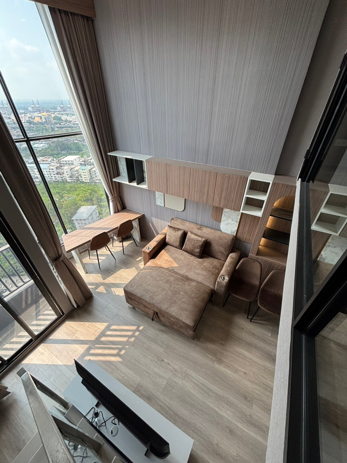 For RentCondoOnnut, Udomsuk : For rent: KnightsBridge Space Sukhumvit-Rama 4 | Ceiling height 4.2 m. | Beautiful room, fully furnished | Near MRT Convention Center
