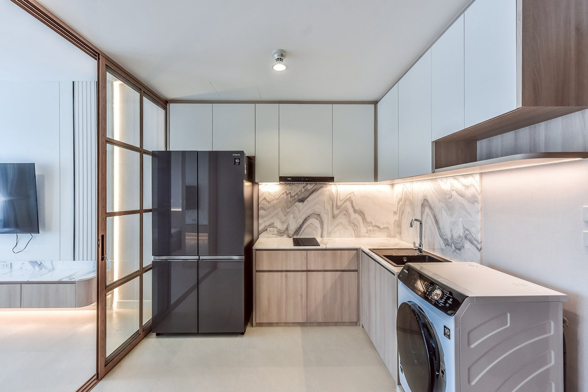 For SaleCondoRatchathewi,Phayathai : Villa Rachatewi【𝐒𝐄𝐋𝐋 & 𝐑𝐄𝐍𝐓】🔥A bright, elegant, and classic-toned room that creates a sophisticated and inviting atmosphere.🔥 Contact Line ID: @hacondo