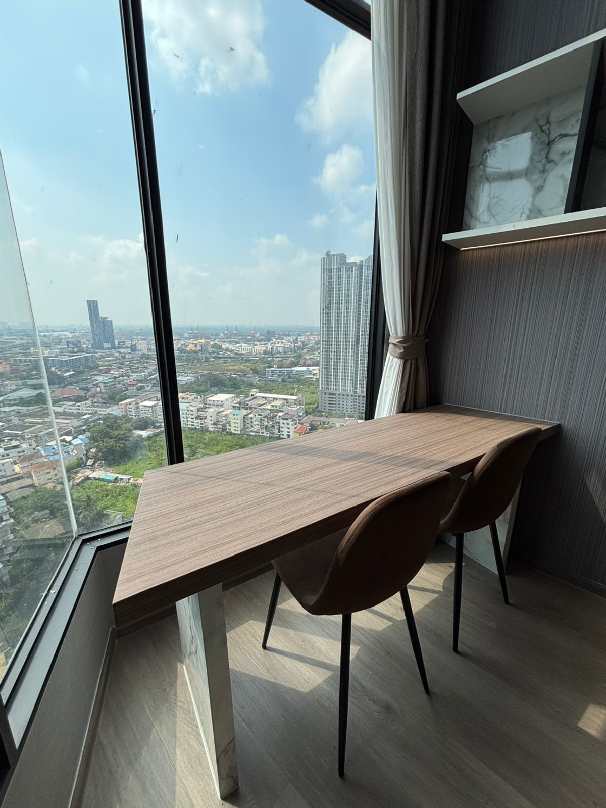 For RentCondoOnnut, Udomsuk : For rent: KnightsBridge Space Sukhumvit-Rama 4 | Ceiling height 4.2 m. | Beautiful room, fully furnished | Near MRT Convention Center