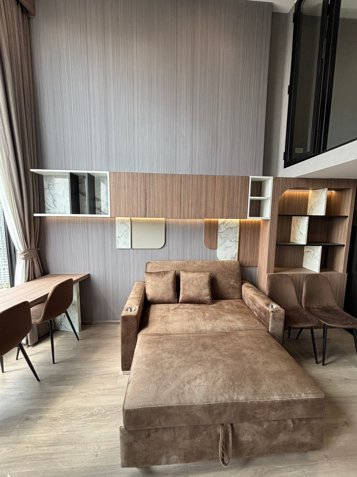 For RentCondoOnnut, Udomsuk : For rent: KnightsBridge Space Sukhumvit-Rama 4 | Ceiling height 4.2 m. | Beautiful room, fully furnished | Near MRT Convention Center