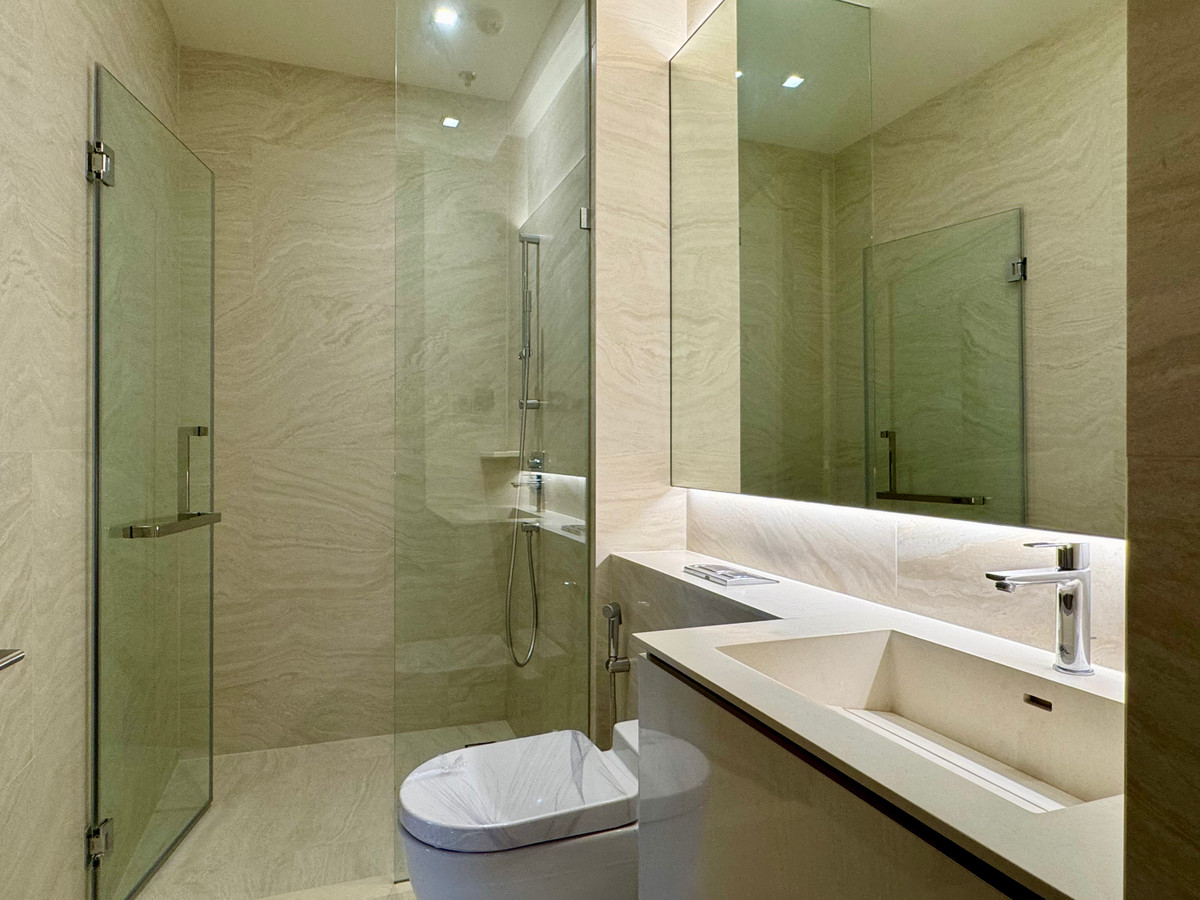 For SaleCondoSukhumvit, Asoke, Thonglor : Best Price‼️ Brand New, High Floor, Pet freindly✨Luxury Condo @ The Strand Thonglor, 70m from BTS