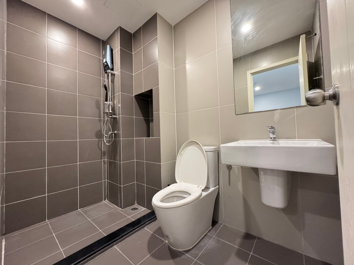 For SaleCondoThaphra, Talat Phlu, Wutthakat : Very beautiful room, newly renovated, size 31 sq m., complete with new furniture and electrical appliances. Special discounted selling price 2.39 million