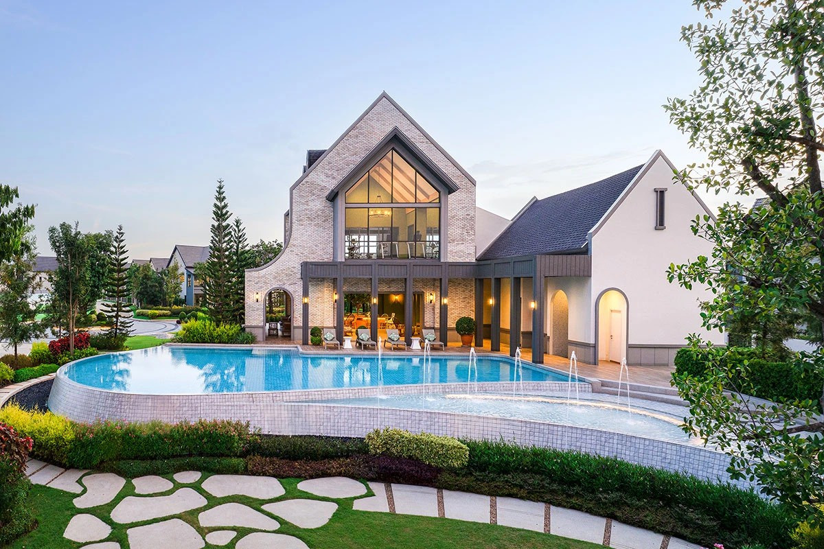 For SaleHouseNonthaburi, Bang Yai, Bangbuathong : 𝐒𝐇𝐎𝐂𝐊 𝐏𝐑𝐈𝐂𝐄 🏆𝐒𝐚𝐫𝐚𝐧𝐬𝐢𝐫𝐢 𝐖𝐞𝐬𝐭𝐠𝐚𝐭𝐞 Homey style house, beautiful plot, best deal, starting at 𝟖.𝟗𝟗 million baht*𝟬𝟴𝟭-𝟵𝟴𝟯-𝟲𝟲𝟮𝟱