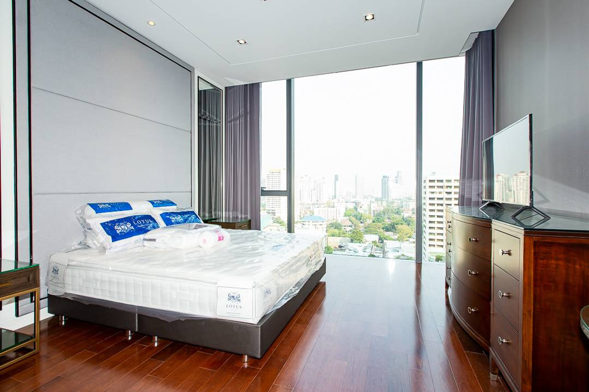 For SaleCondoSukhumvit, Asoke, Thonglor : Marque Sukhumvit / Pet Friendly Luxury close to BTS Phrom Phong / 2 bed 127 sq.m.Tel. 0937890899
