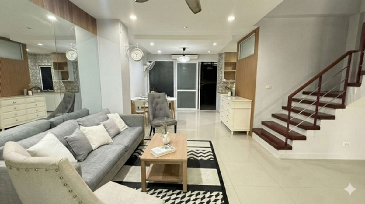 ขายทาวน์โฮมพระราม 3 สาธุประดิษฐ์ : ขายทาวน์โฮม ธนาพัฒน์ เฮ้าส์ 3 ชั้น ซอยนนทรี 20 ขนาด 23 ตรว. ตกแต่งใหม่