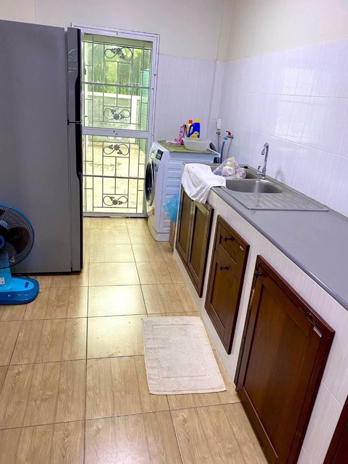 ขายบ้านมีนบุรี-ร่มเกล้า : ขายด่วนบ้านวรารมย์ ของโครงการ Q-House ติดถนนใหญ่ มีนบุรี กรุงเทพมหานคร