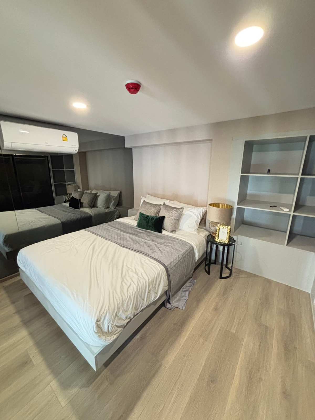 For RentCondoOnnut, Udomsuk : Best Deal! KnightsBridge Space Rama 4 | Corner room, open view | Fully Furnished | Ready to move in