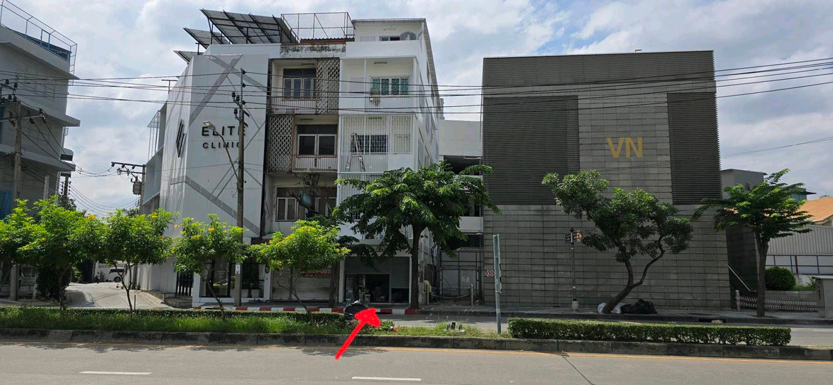 ให้เช่าอาคารพาณิชย์ลาดพร้าว เซ็นทรัลลาดพร้าว : ให้เช่าตึกแถว ติดกับทางเข้าออก MRT สถานีลาดพร้าว ทำเลดีมาก