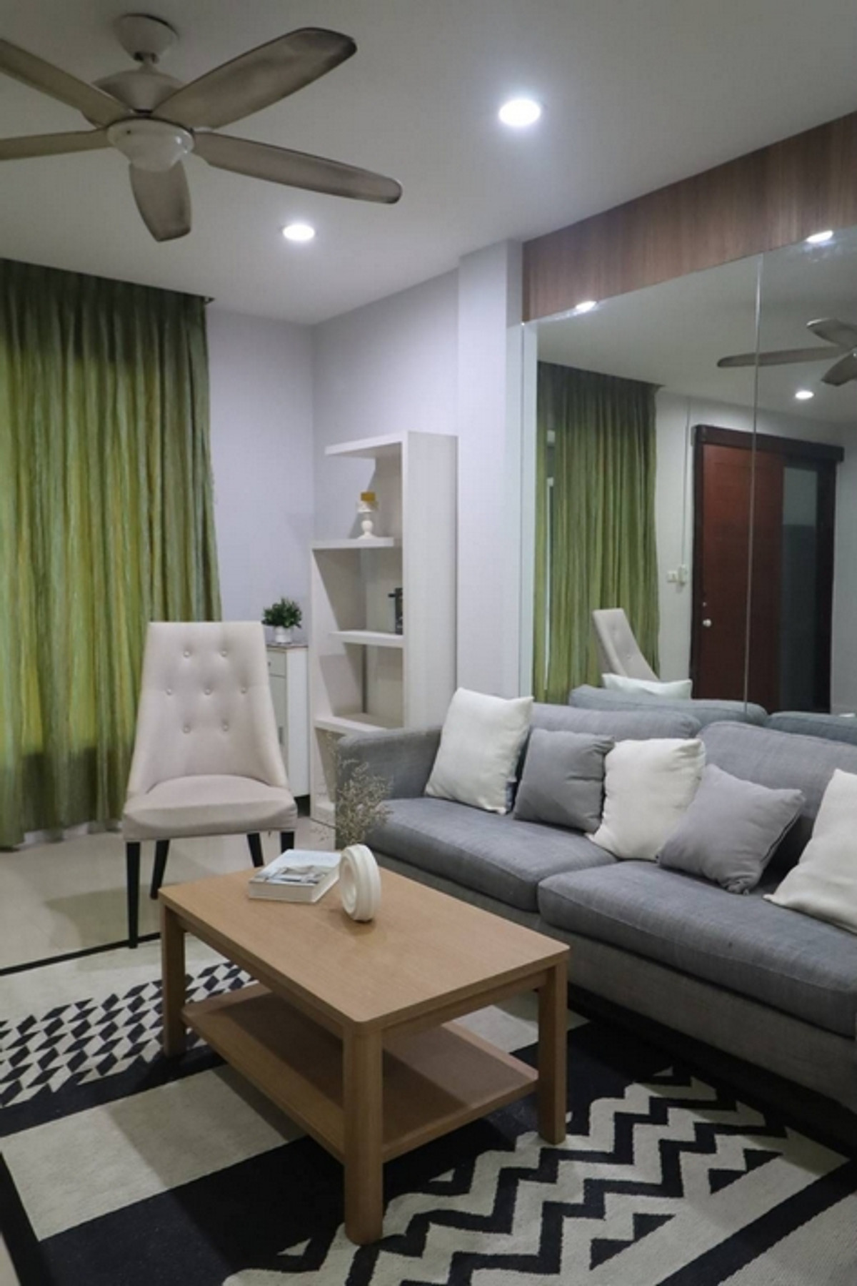 ขายทาวน์โฮมพระราม 3 สาธุประดิษฐ์ : ขายทาวน์โฮม ธนาพัฒน์ เฮ้าส์ 3 ชั้น ซอยนนทรี 20 ขนาด 23 ตรว. ตกแต่งใหม่