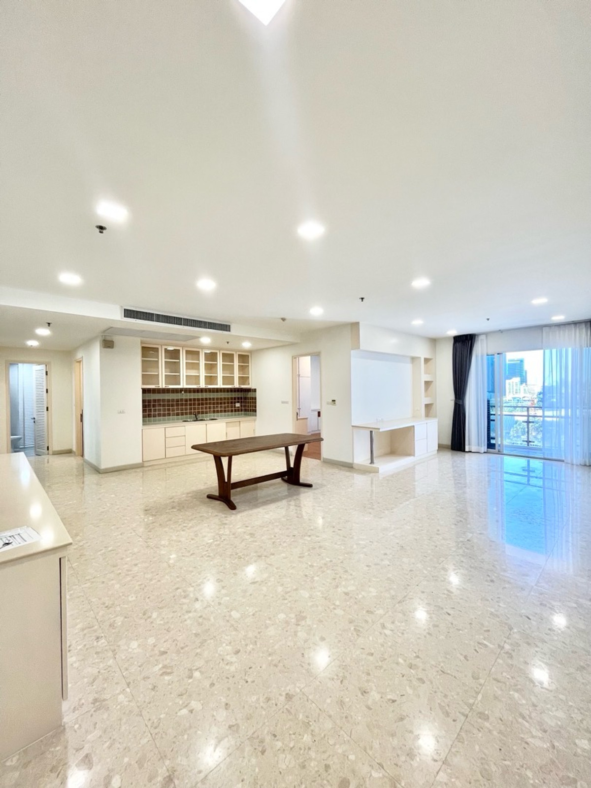 For RentCondoSukhumvit, Asoke, Thonglor : 🌟 Luxury condo for rent | Nusasiri Grand Ekkamai 🌟 3 bedrooms, 3 bathrooms + bathroom/ bedroom maid's separated.