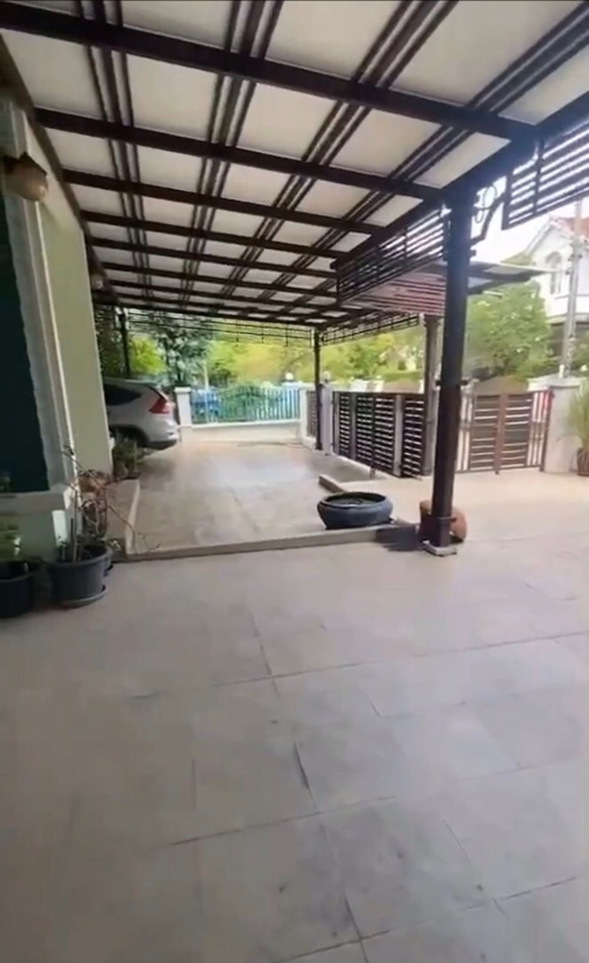 ขายบ้านมีนบุรี-ร่มเกล้า : ขายด่วนบ้านวรารมย์ ของโครงการ Q-House ติดถนนใหญ่ มีนบุรี กรุงเทพมหานคร