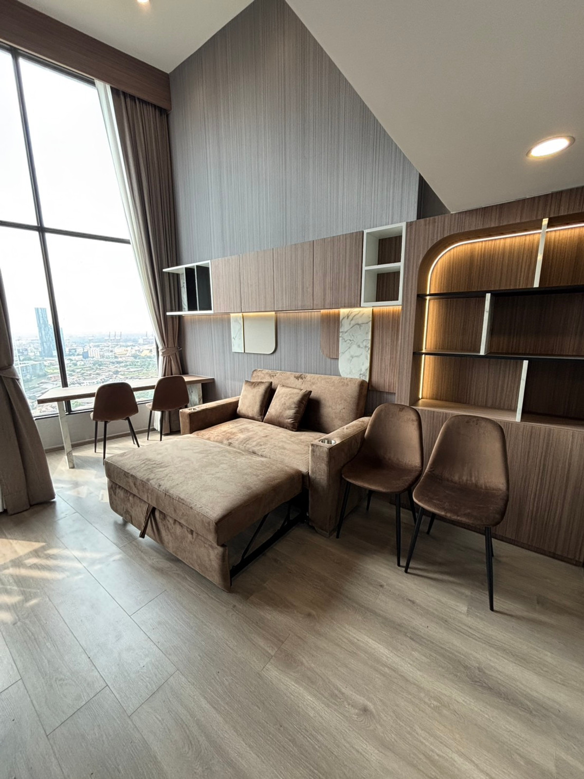 For RentCondoOnnut, Udomsuk : For rent: KnightsBridge Space Sukhumvit-Rama 4 | Ceiling height 4.2 m. | Beautiful room, fully furnished | Near MRT Convention Center
