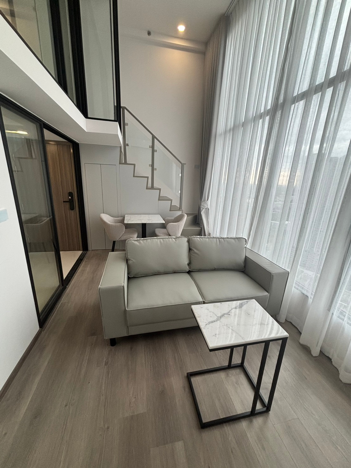 For RentCondoOnnut, Udomsuk : For rent: KnightsBridge Space Sukhumvit-Rama 4 | Ceiling height 4.2 m. | Beautiful room, fully furnished | Near MRT Convention Center