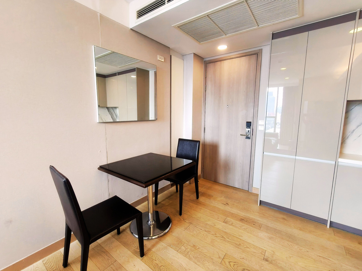 ให้เช่าคอนโดคลองเตย กล้วยน้ำไท : 🔥 [FOR RENT] ใช้ชีวิตติด MRT และสวนป่าใจกลางเมือง! Siamese Exclusive Queens 🌳🏙️