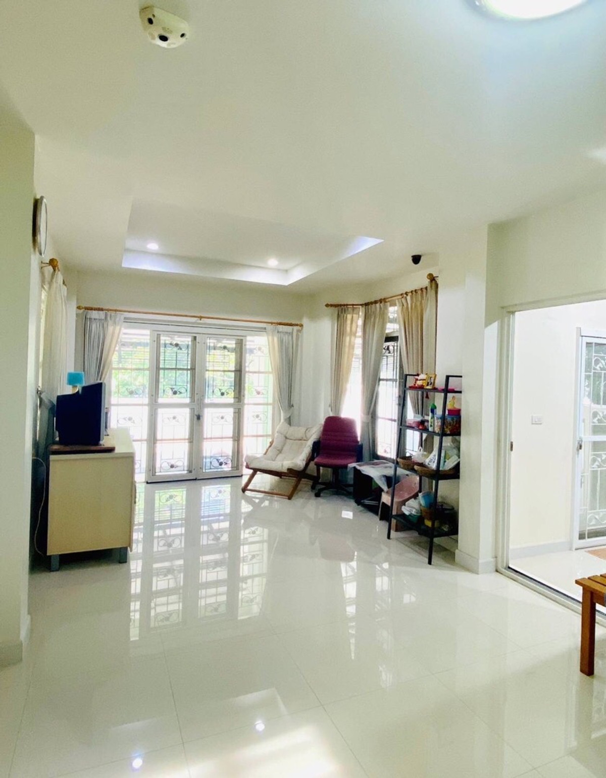 ขายบ้านมีนบุรี-ร่มเกล้า : ขายด่วนบ้านวรารมย์ ของโครงการ Q-House ติดถนนใหญ่ มีนบุรี กรุงเทพมหานคร