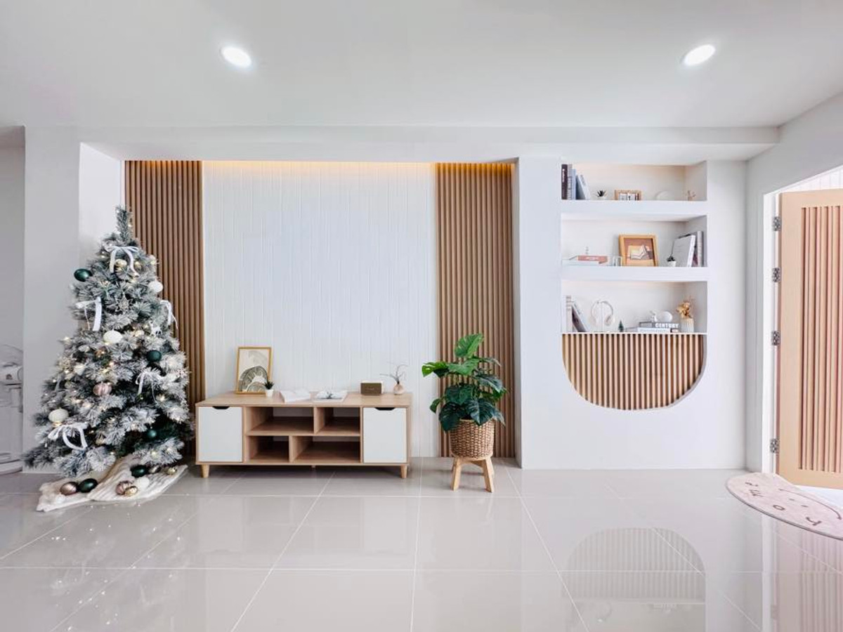 For SaleTownhomeKaset Nawamin,Ladplakao : Townhouse for sale, completely renovated, ready to move in, prime location, Nawamin 147, Khlong Chan Villa 3 project, beautiful house, newly renovated, complete with functions, at a price not easily found in this zone, 2 bedrooms, 2 bathrooms.