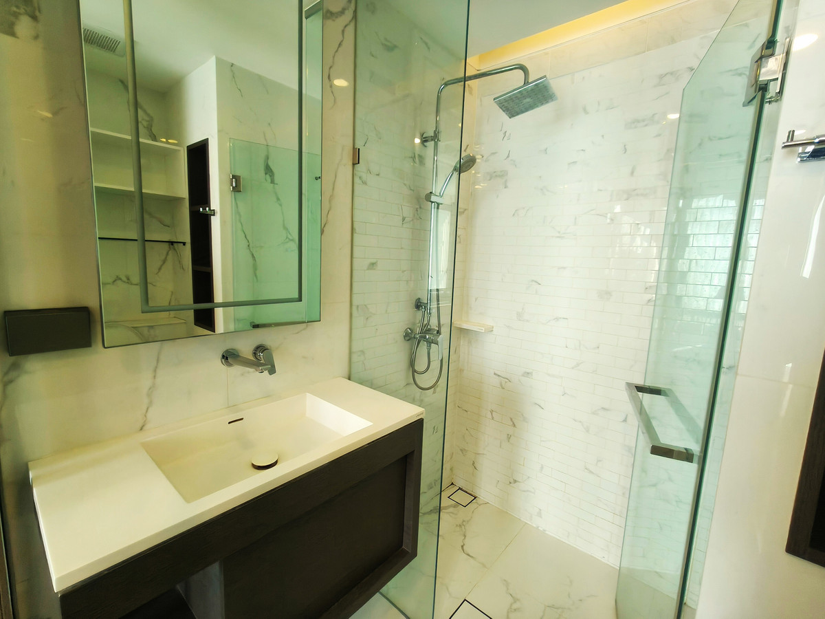 ให้เช่าคอนโดคลองเตย กล้วยน้ำไท : 🔥 [FOR RENT] ใช้ชีวิตติด MRT และสวนป่าใจกลางเมือง! Siamese Exclusive Queens 🌳🏙️