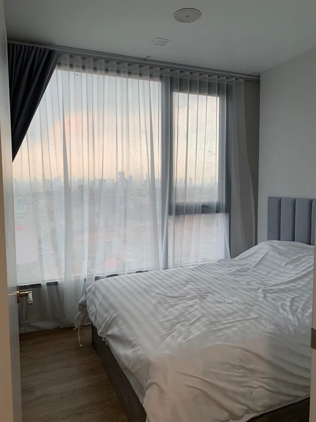 ให้เช่าคอนโดรามคำแหง หัวหมาก : ให้เช่า โมดิซ ไรห์ม รามคำแหง ห้องมุม เฟอร์ครบ พร้อมอยู่ ราคา 12900 บาท จองด่วน!!!