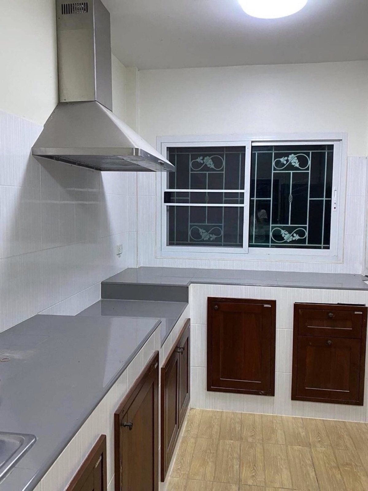 ขายบ้านมีนบุรี-ร่มเกล้า : ขายด่วนบ้านวรารมย์ ของโครงการ Q-House ติดถนนใหญ่ มีนบุรี กรุงเทพมหานคร