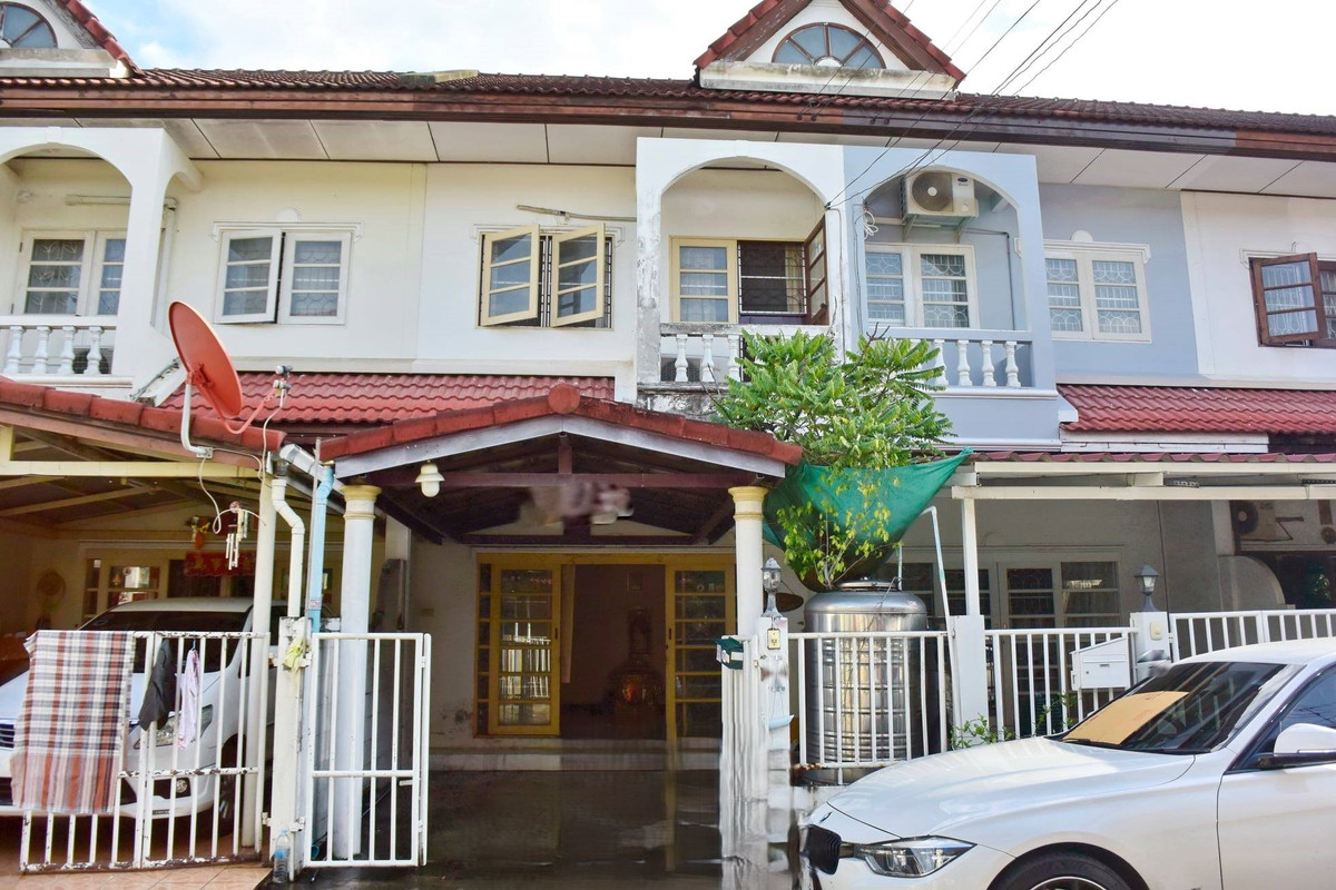 For RentTownhomeRattanathibet, Sanambinna : Townhouse for rent, Rattana Road, next to Sai Ma BTS (no pets)