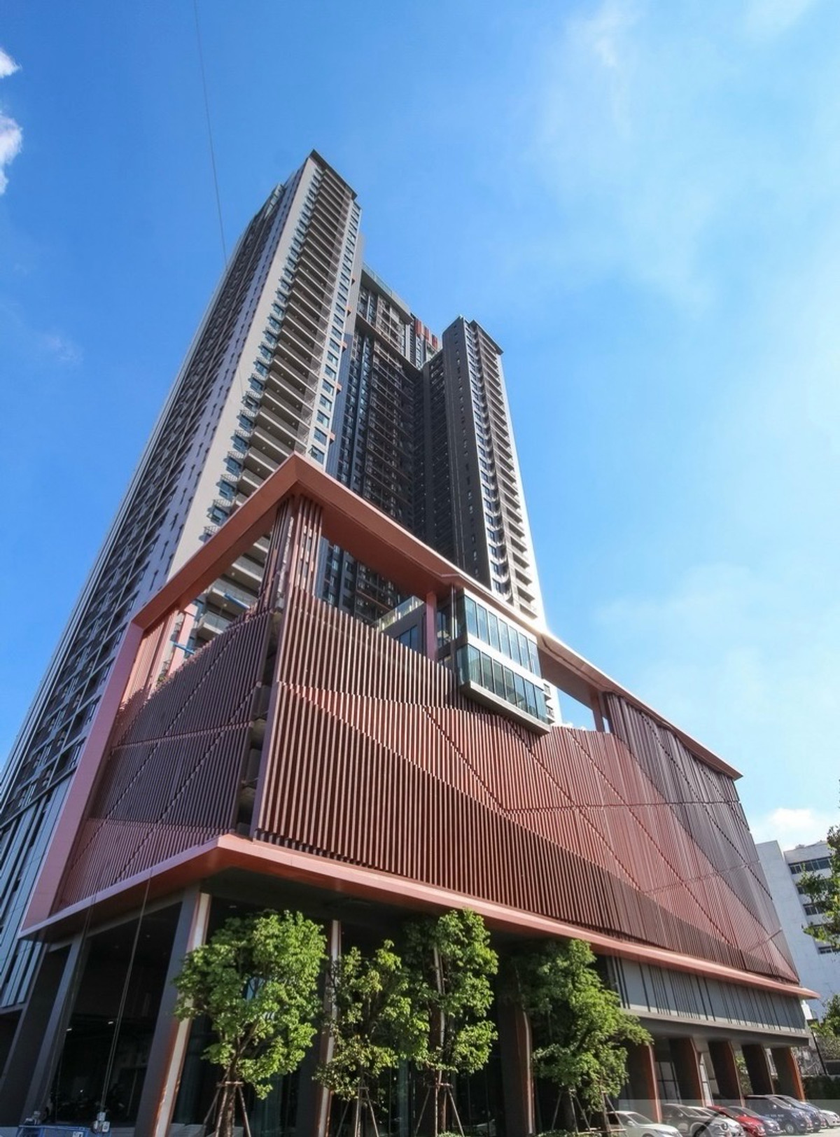 ขายคอนโดสุขุมวิท อโศก ทองหล่อ : ขายด่วน ถูกสุดในตึก 📌8 ล้าน C Ekkamai 2B2B 63 Sqm HiConnex Property
ยืนยันแล้วgh floor call 0968516616