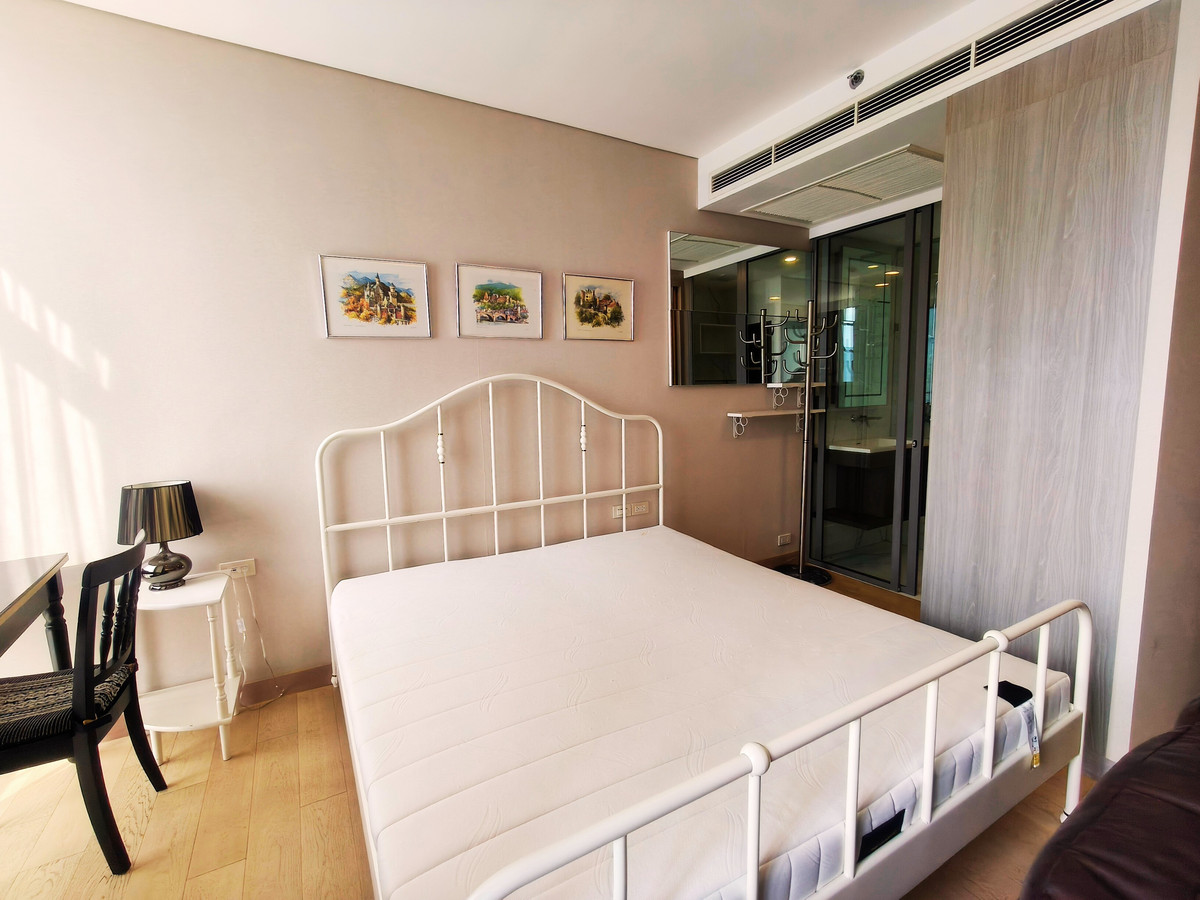 ให้เช่าคอนโดคลองเตย กล้วยน้ำไท : 🔥 [FOR RENT] ใช้ชีวิตติด MRT และสวนป่าใจกลางเมือง! Siamese Exclusive Queens 🌳🏙️