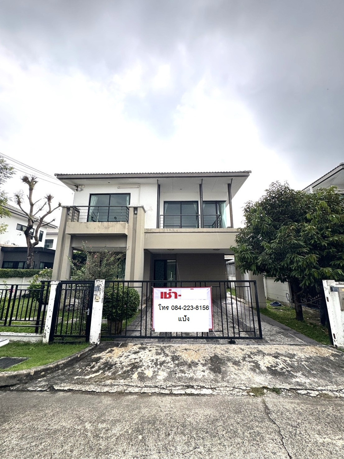 ให้เช่าบ้านนวมินทร์ รามอินทรา : ให้เช่า บ้านเดี่ยว 2 ชั้น หมู่บ้าน เซนโทร วัชรพล ถนนสุขาภิบาล 5 พื้นที่ 68 ตรว. 3 ห้องนอน 3 ห้องนอน พร้อมอยู่