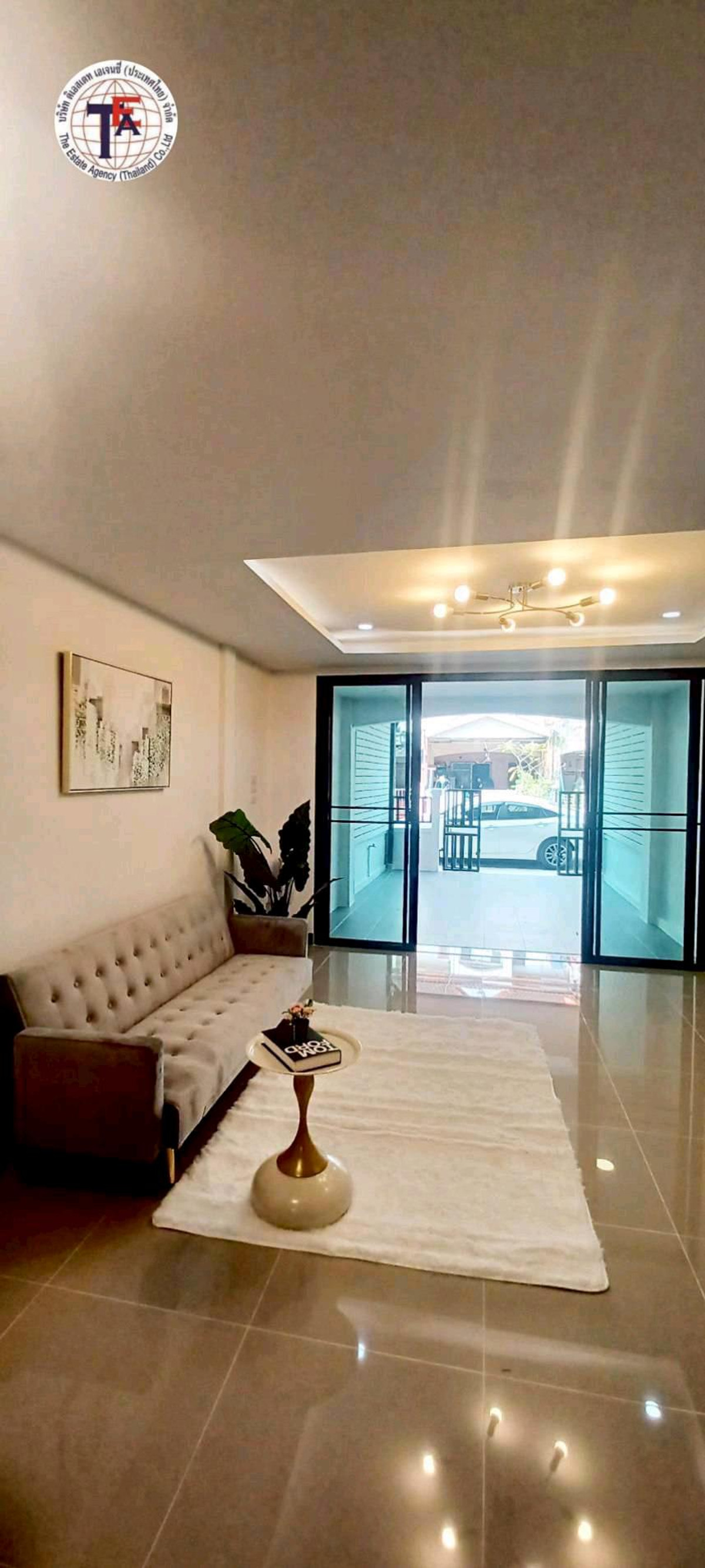 ขายทาวน์โฮมนวมินทร์ รามอินทรา : ขายทาวน์เฮ้าส์ 2 ชั้น หมู่บ้านเคซี รามอินทรา 1 หทัยราษฎร์ 39 ซอย 17  ไทยรามัญ เลียบคลองสอง สำนักงานเขตคลองสามวา มีนบุรี แฟชั่นไอส์แลนด ์ซาฟารีเวิลด ์โรงพยาบาลสินแพทย ์ โรงพยาบาลนพรัตน์ รามอินทรารถ ไฟฟ้าสีชมพู