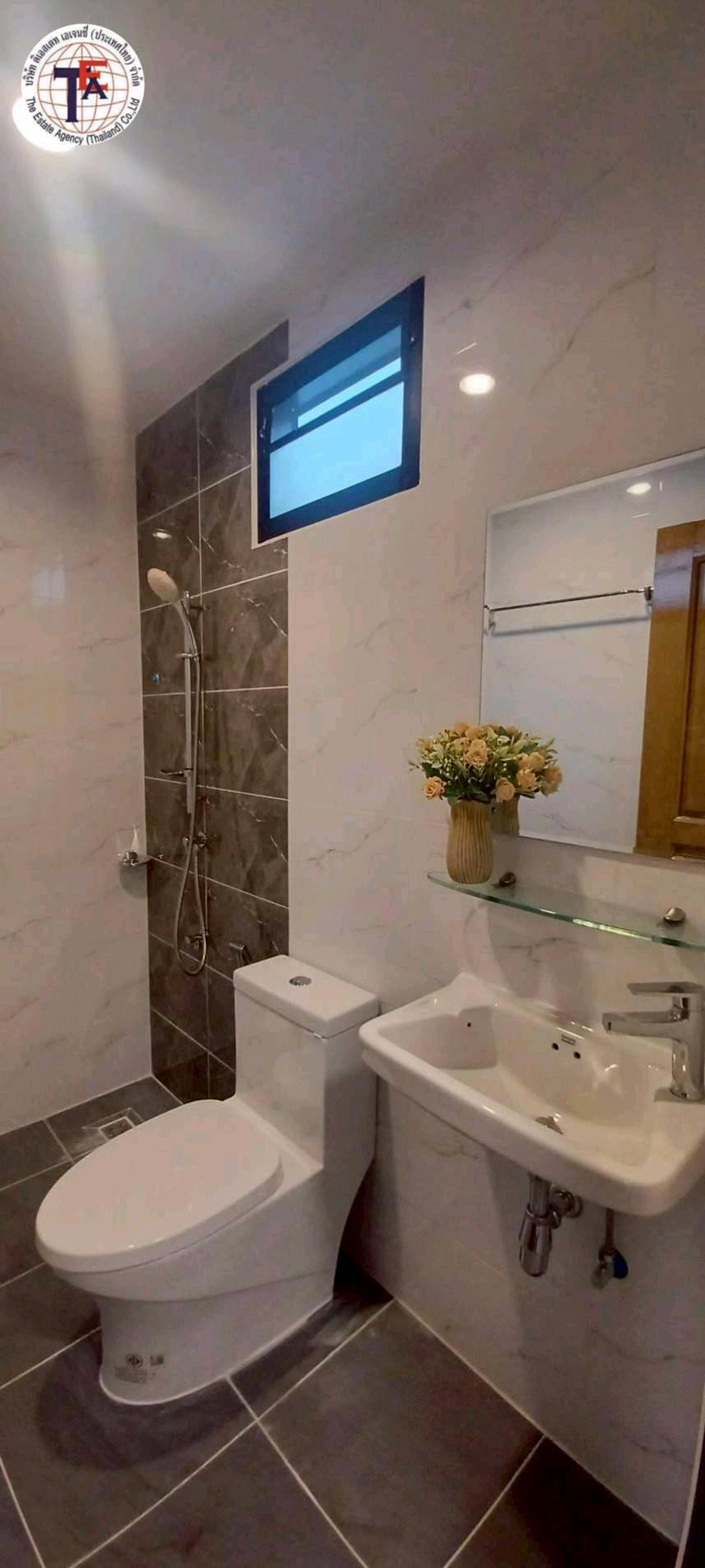 ขายทาวน์โฮมนวมินทร์ รามอินทรา : ขายทาวน์เฮ้าส์ 2 ชั้น หมู่บ้านเคซี รามอินทรา 1 หทัยราษฎร์ 39 ซอย 17  ไทยรามัญ เลียบคลองสอง สำนักงานเขตคลองสามวา มีนบุรี แฟชั่นไอส์แลนด ์ซาฟารีเวิลด ์โรงพยาบาลสินแพทย ์ โรงพยาบาลนพรัตน์ รามอินทรารถ ไฟฟ้าสีชมพู