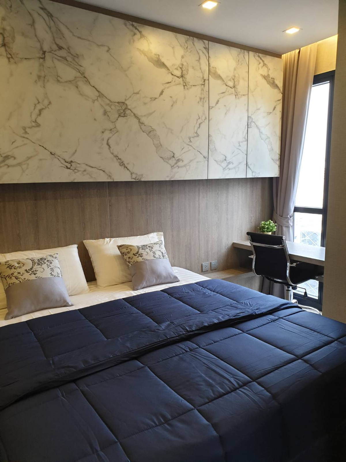 For RentCondoSukhumvit, Asoke, Thonglor : For rent Ashton Asoke, beautiful room, good price, decorated, ready to move in, convenient travel.