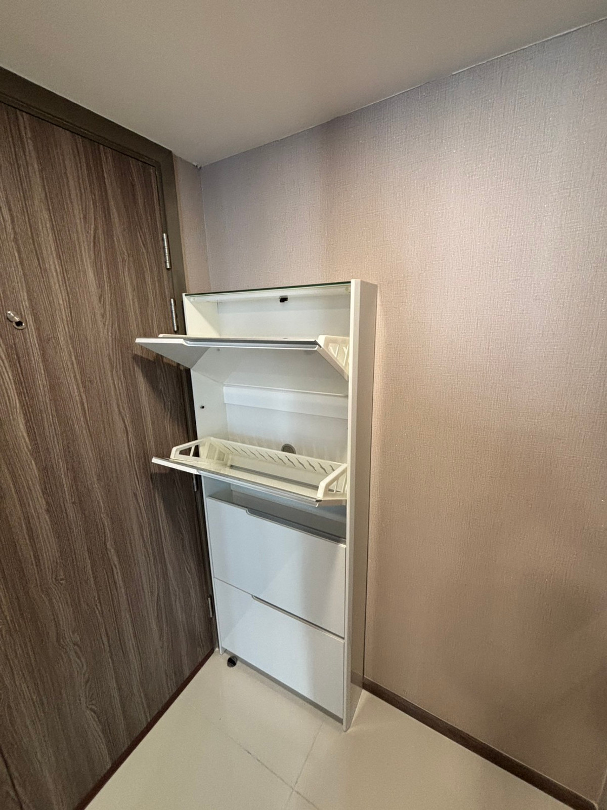 For RentCondoOnnut, Udomsuk : Best Deal! KnightsBridge Space Rama 4 | Corner room, open view | Fully Furnished | Ready to move in