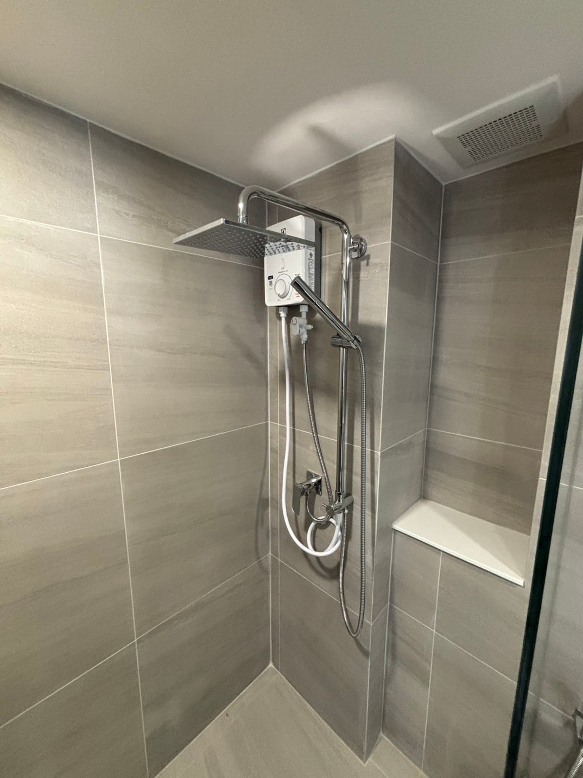 For RentCondoOnnut, Udomsuk : For rent: KnightsBridge Space Sukhumvit-Rama 4 | Ceiling height 4.2 m. | Beautiful room, fully furnished | Near MRT Convention Center