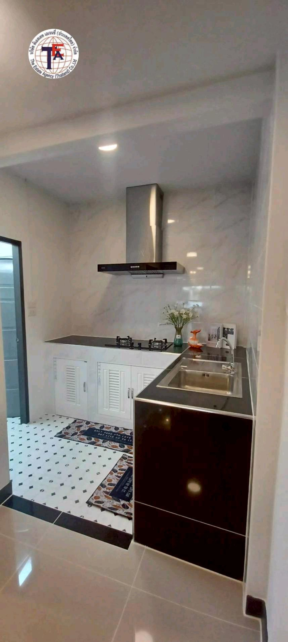 ขายทาวน์โฮมนวมินทร์ รามอินทรา : ขายทาวน์เฮ้าส์ 2 ชั้น หมู่บ้านเคซี รามอินทรา 1 หทัยราษฎร์ 39 ซอย 17  ไทยรามัญ เลียบคลองสอง สำนักงานเขตคลองสามวา มีนบุรี แฟชั่นไอส์แลนด ์ซาฟารีเวิลด ์โรงพยาบาลสินแพทย ์ โรงพยาบาลนพรัตน์ รามอินทรารถ ไฟฟ้าสีชมพู