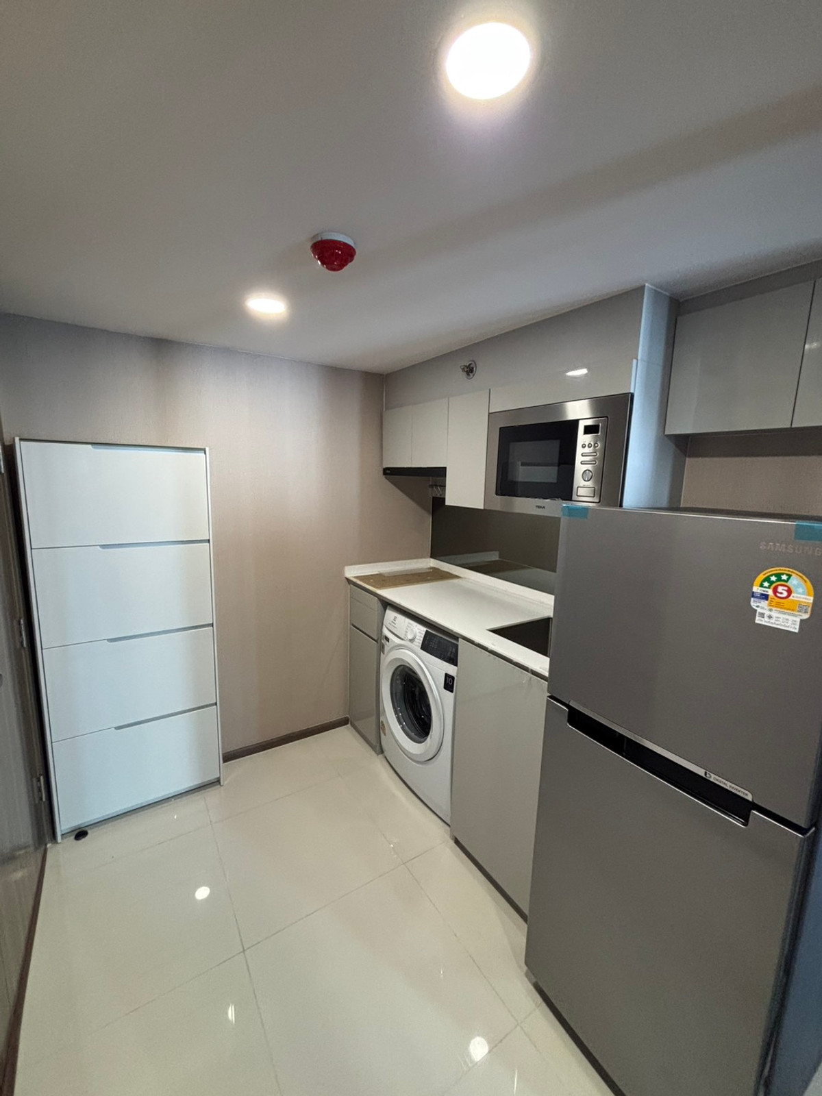 For RentCondoOnnut, Udomsuk : Best Deal! KnightsBridge Space Rama 4 | Corner room, open view | Fully Furnished | Ready to move in