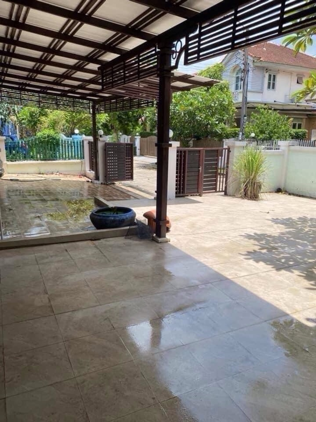 ขายบ้านมีนบุรี-ร่มเกล้า : ขายด่วนบ้านวรารมย์ ของโครงการ Q-House ติดถนนใหญ่ มีนบุรี กรุงเทพมหานคร