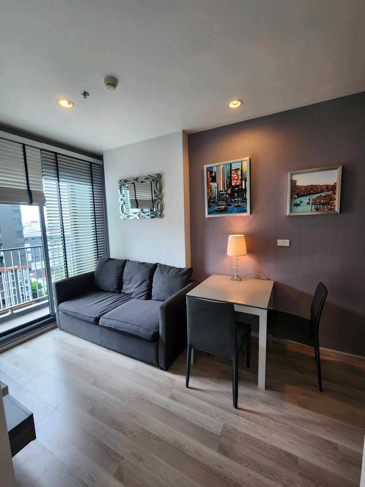 ขายคอนโดรัชดา ห้วยขวาง : Centric รัชดา-ห้วยขวาง  ขนาด  32 ตรม.   วิวสระ  แต่งสวยพร้อมอยู่ 